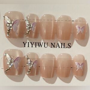 [M] 🦋 10Pcs Wearable Press on Nails Short Square Rhinestone Butterfly Beige
